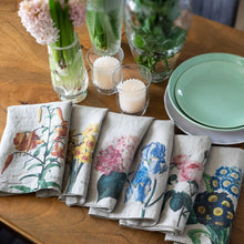 Load image into Gallery viewer, Set of 6 Garden Flowers Napkins.