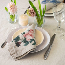 Load image into Gallery viewer, Set of 6 Garden Flowers Napkins.