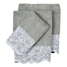 Lade das Bild in den Galerie-Viewer, Lace Aquarelle Towel.