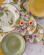 Lade das Bild in den Galerie-Viewer, VELA ZAGARA 18-Piece Mediterranean Lemon Porcelain Stoneware Dinner Set for 6.
