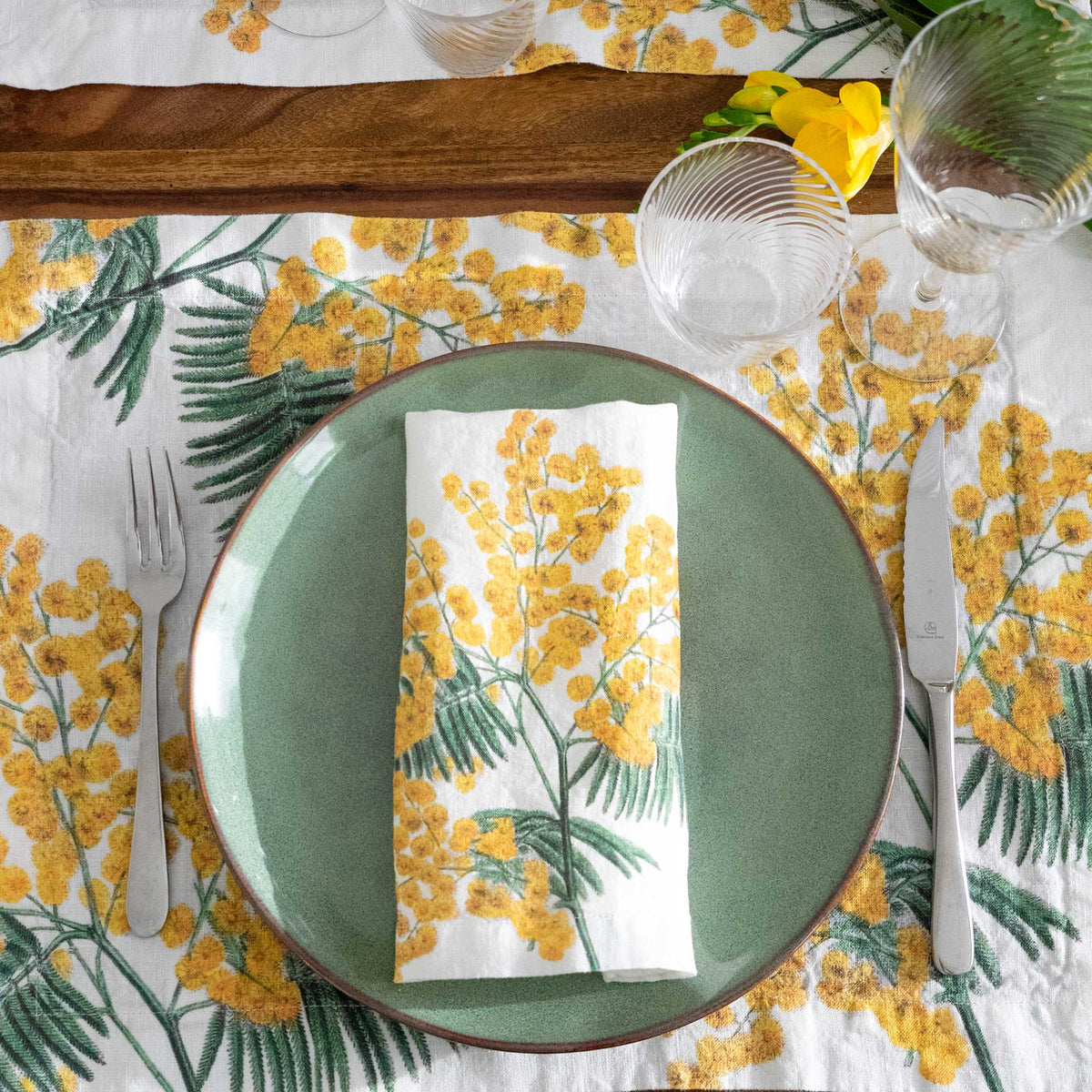 Set of 6 Yellow Flowers Napkins.