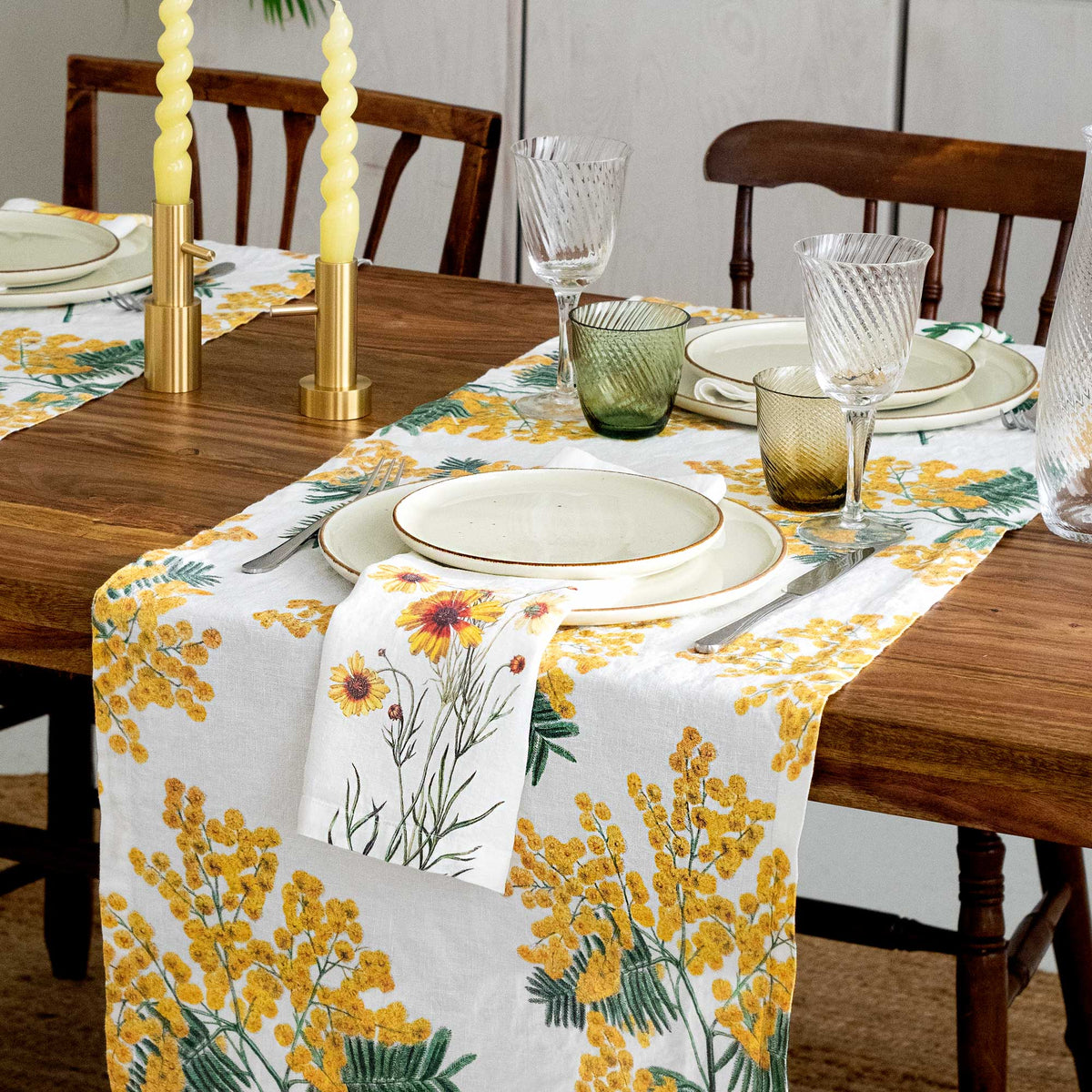 Set of 6 Yellow Flowers Napkins.