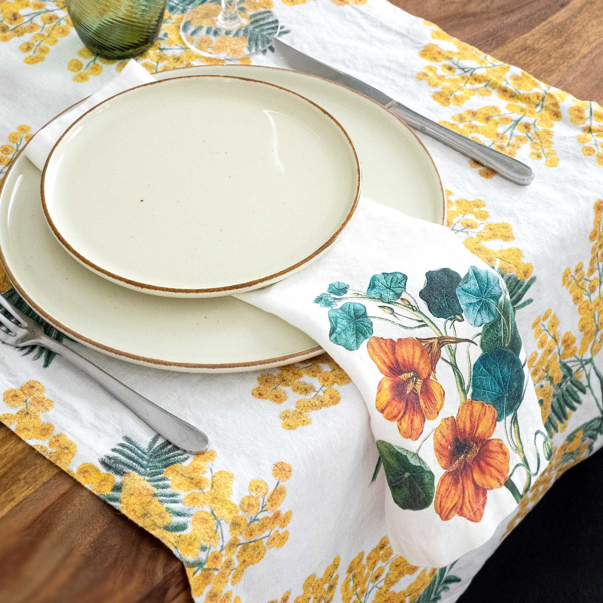 Set of 6 Yellow Flowers Napkins.