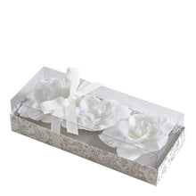 Charger l&#39;image dans la galerie, Box of 3 White Flowers Soap in Petals
