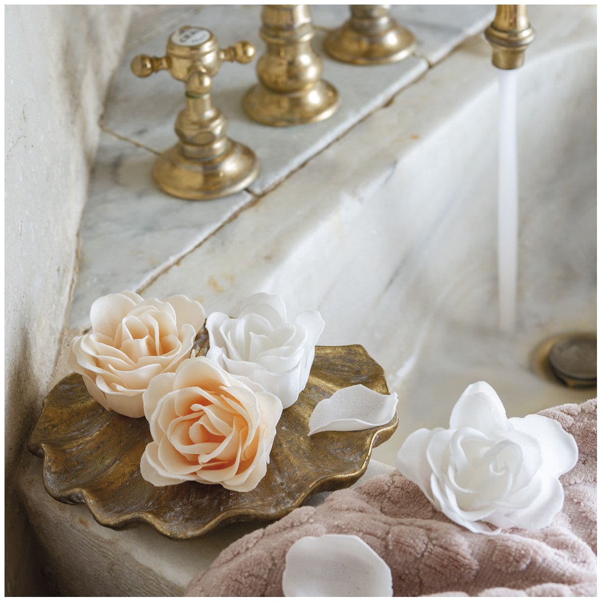 Nude rose scented soap ball - Rose scent.