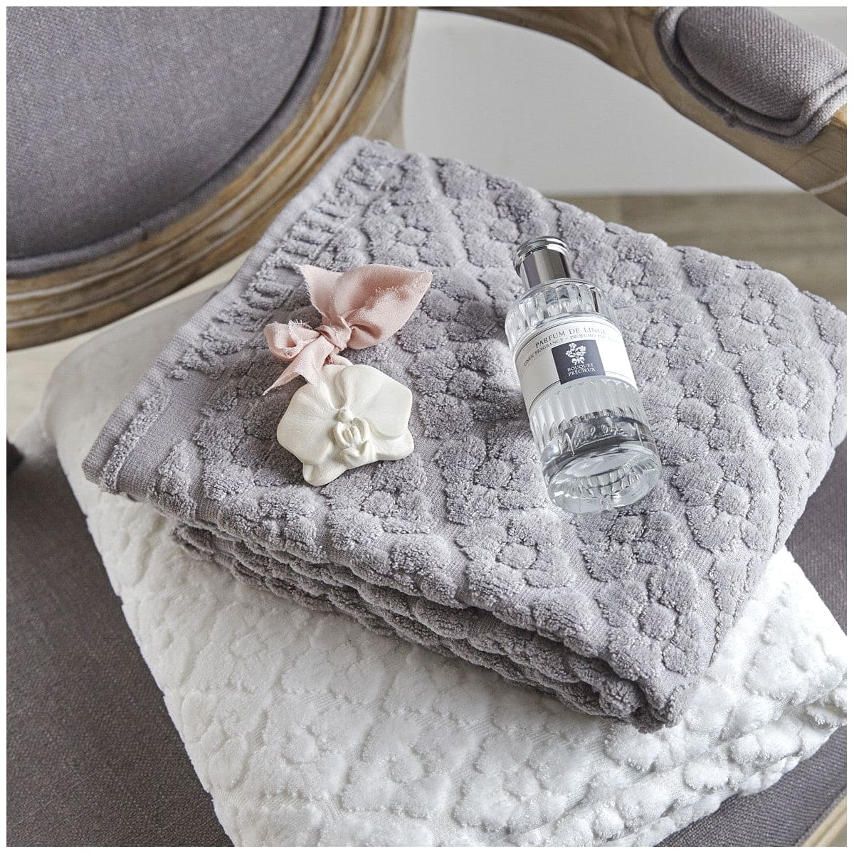Guest towel Floral softness.