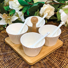 Load image into Gallery viewer, Set of 4 Porcelaine Gravy Bowls with Serving Spoons on a Bamboo Board 16x16x13cm
