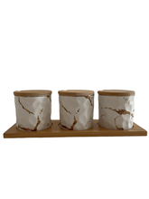 Charger l&#39;image dans la galerie, Ensemble de boîtes en porcelaine blanche avec motif doré

